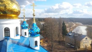 В Череменецком Иоанно-Богословском монастыре начались работы по установке иконостаса