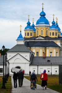 Святейший Патриарх Кирилл освятил верхний храм собора Рождества Богородицы Коневского монастыря