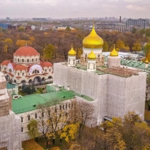 Более 400 специалистов ежедневно работают на реставрации храмов Новодевичьего монастыря в Петербурге