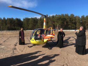 Епископ Выборгский и Приозерский Игнатий совершил воздушный крестный ход со святынями Коневской обители, молясь об избавлении от пандемии
